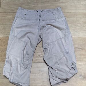 Topshop 3 quarter length baggy trouser look good with heels